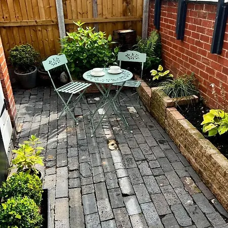 Shrewsbury Townhouse - Free Parking Villa Exterior photo