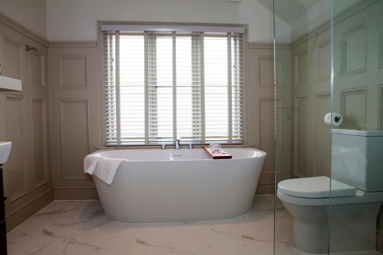 Townhouse - Free Parking Holiday home *