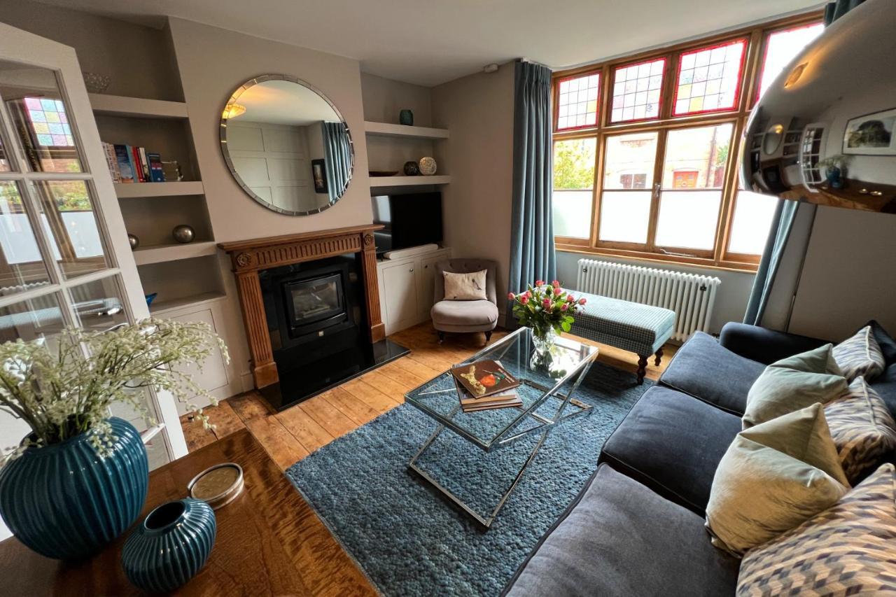 Townhouse - Free Parking Shrewsbury